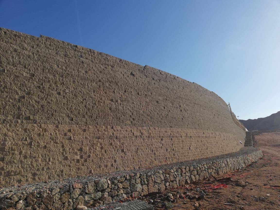 Construction of retaining wall for container trailers movement at port